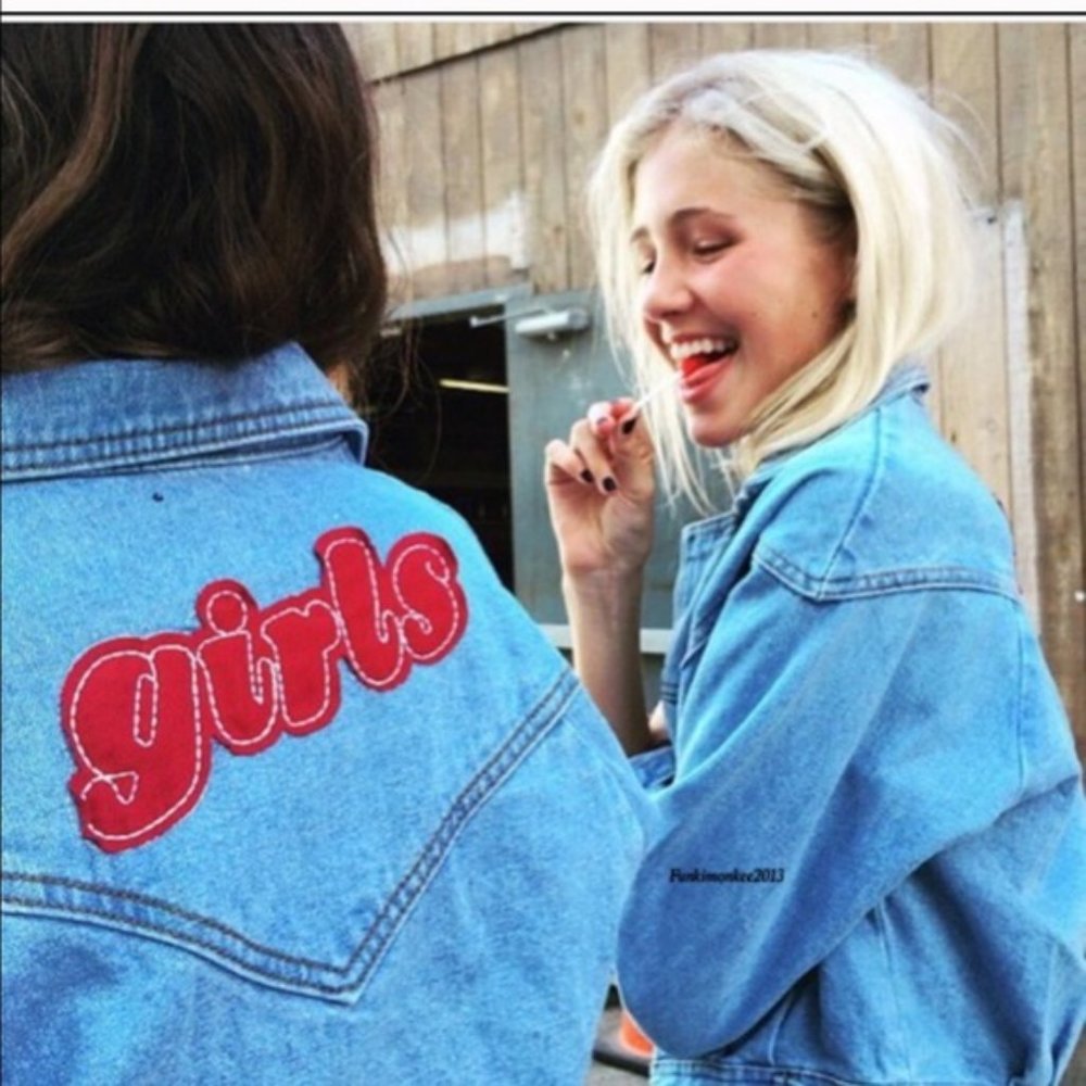 Brandy Melville Isabelle Denim Jacket with Girls Patch EXTREMELY RARE. - Picture 6 of 13